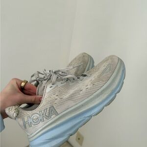 Hoka Clifton 10 Athletic Shoes